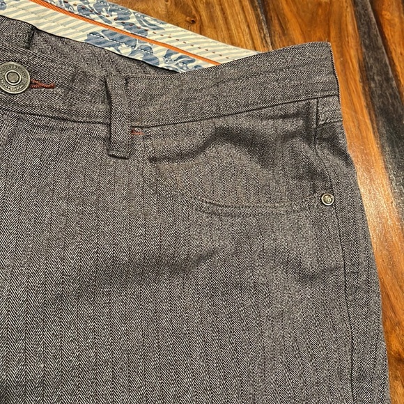 Tommy Bahama Five Pocket Grey stripes Pants. EUC - Picture 5 of 13